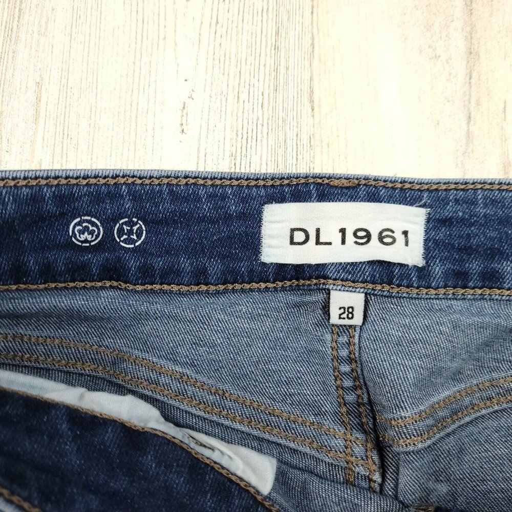 DL1961 Margaux Instasculpt Ankle Skinny Cracked Blue Jeans Size 28 (30x28) EUC - Picture 6 of 10